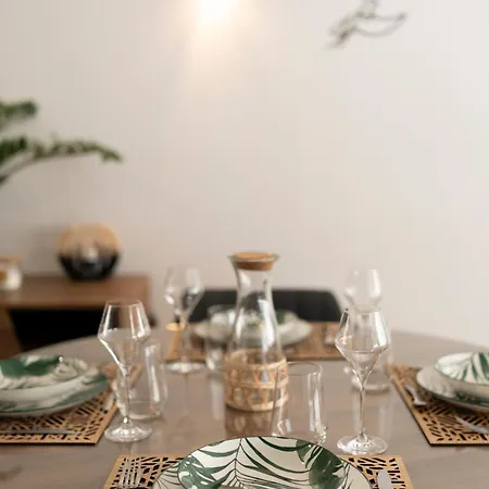 Apartment Chaleureux, Lumineux Et Confortable F2 Renove En Plein Coeur De *