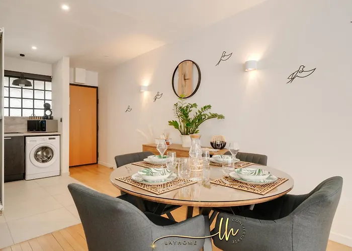 Chaleureux, Lumineux Et Confortable F2 Renove En Plein Coeur De *