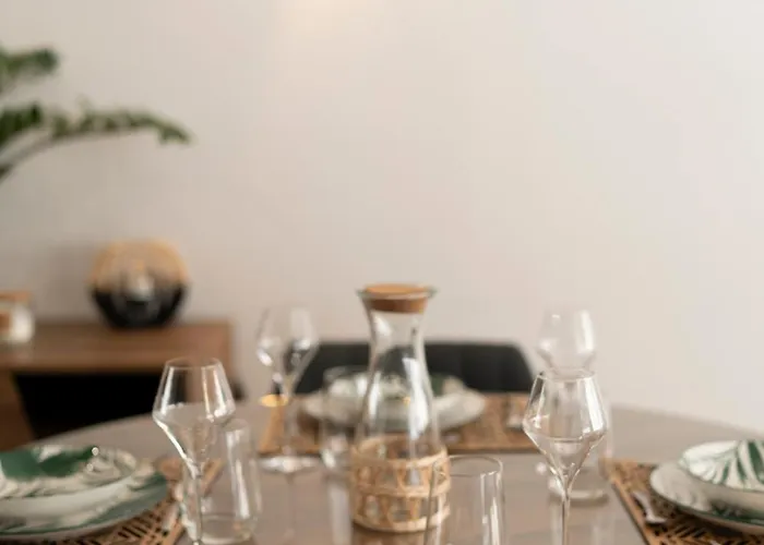 Apartment Chaleureux, Lumineux Et Confortable F2 Renove En Plein Coeur De *