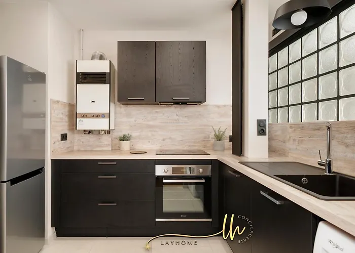 Apartment Chaleureux, Lumineux Et Confortable F2 Renove En Plein Coeur De